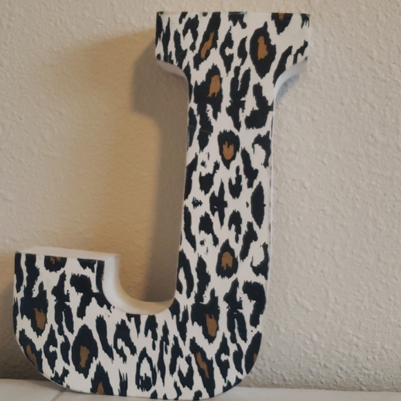 J Room Decor - Picture 2 of 5